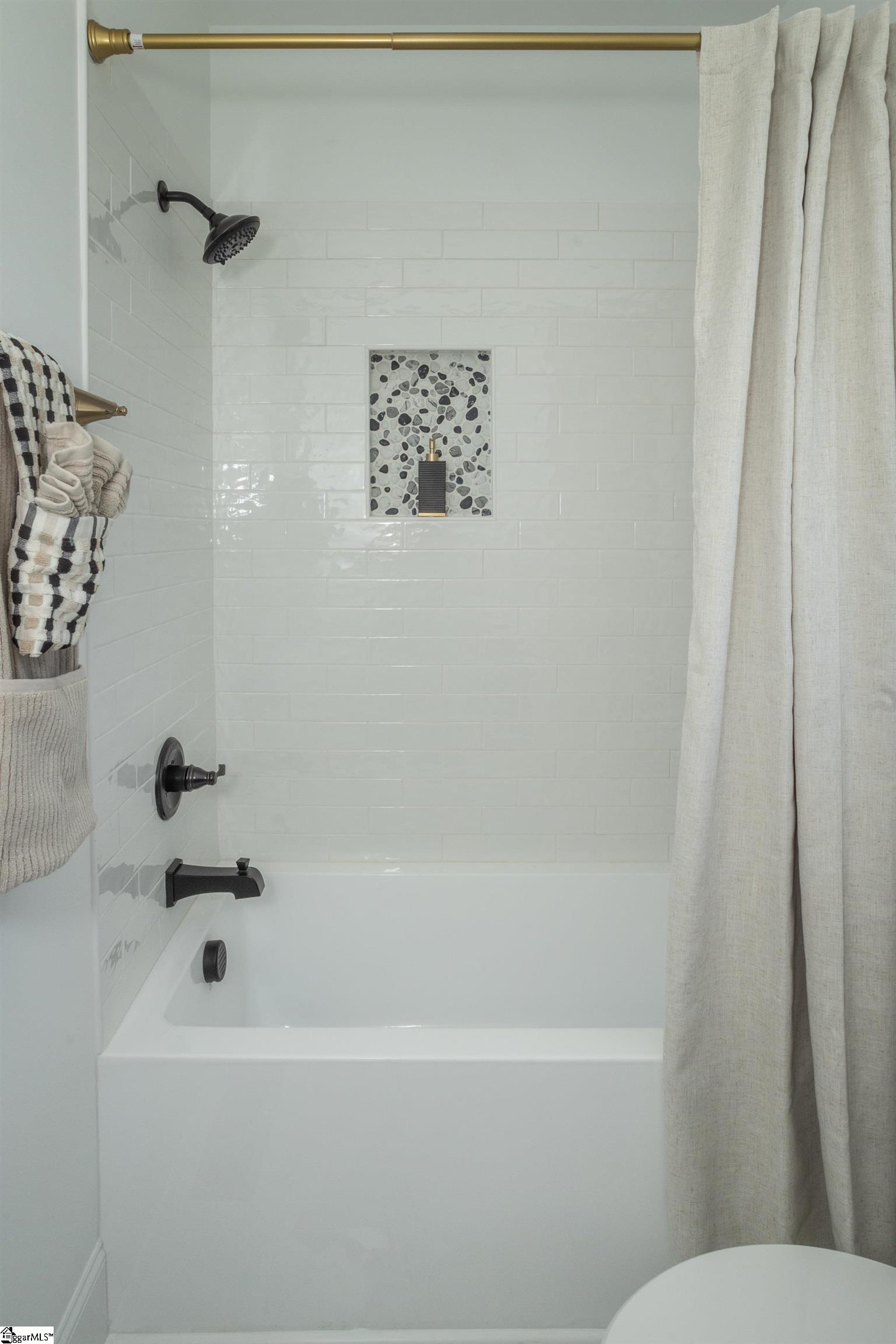 Greenville, South Carolina 29601, United States, 4 Bedrooms Bedrooms, ,4 BathroomsBathrooms,Residential,Active,181565