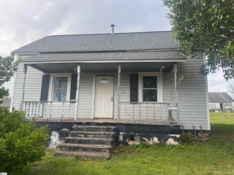 Photo of 330 B Street, Jonesville, SC 29353 (MLS # 1590731)