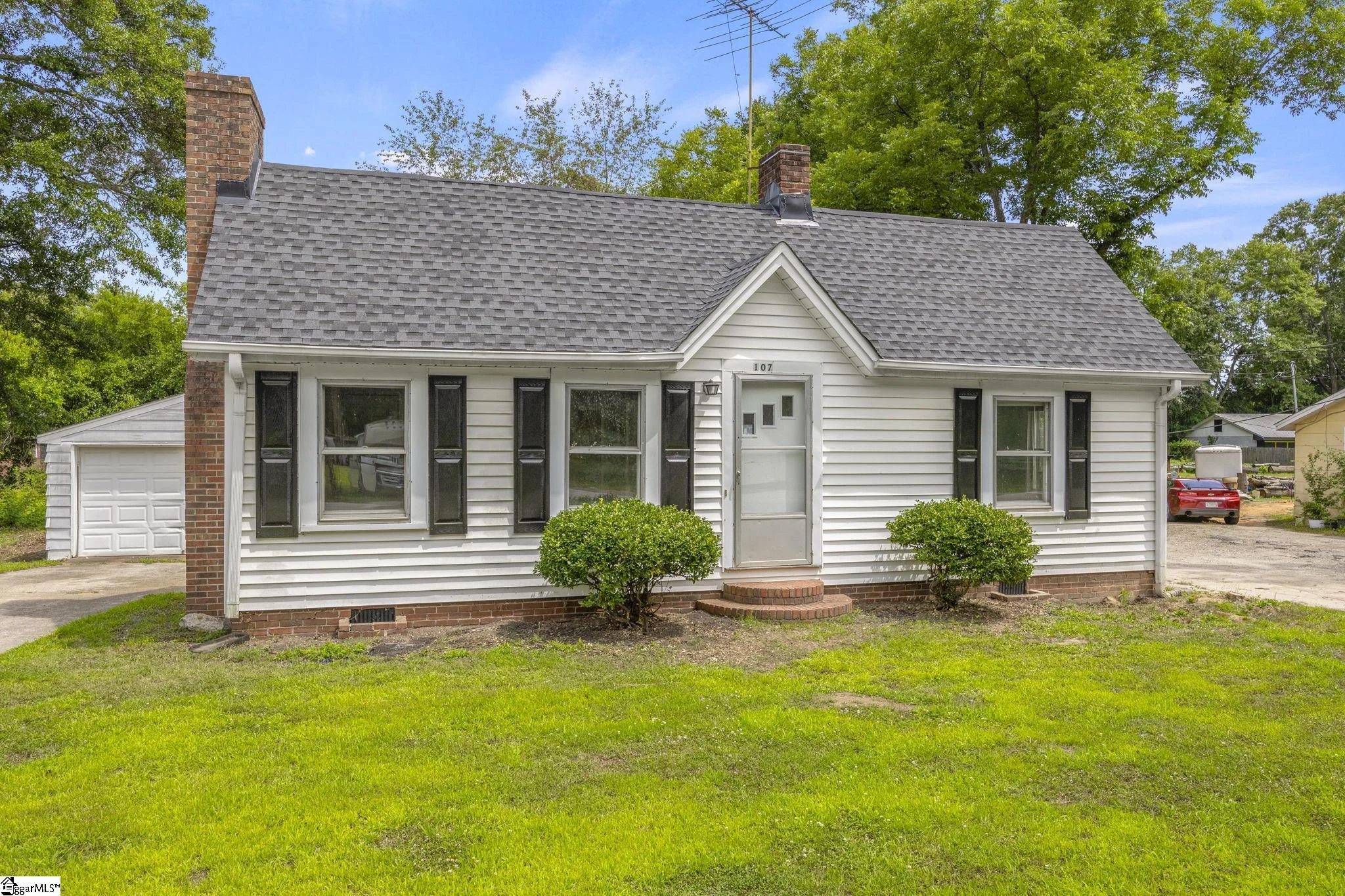 107 W Marion Road