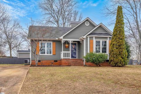 Photo of 408 Laurel Tree Lane, Simpsonville, SC 29681 (MLS # 1582240)