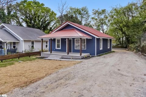 Photo of 208 Crestone Drive, Greenville, SC 29611 (MLS # 1586959)