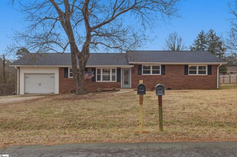 Photo of 1022 Hickory Lane, Anderson, SC 29624 (MLS # 1582478)