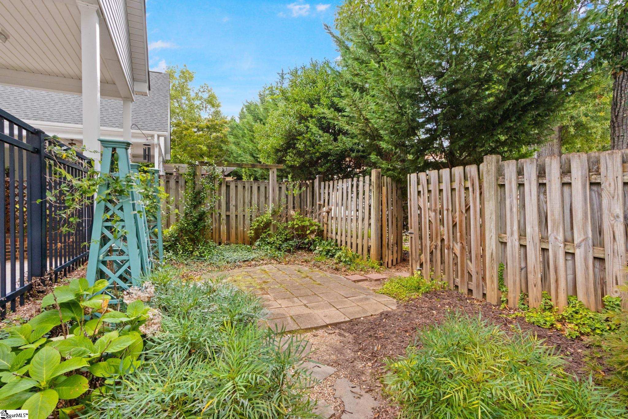 15 Crabapple Court