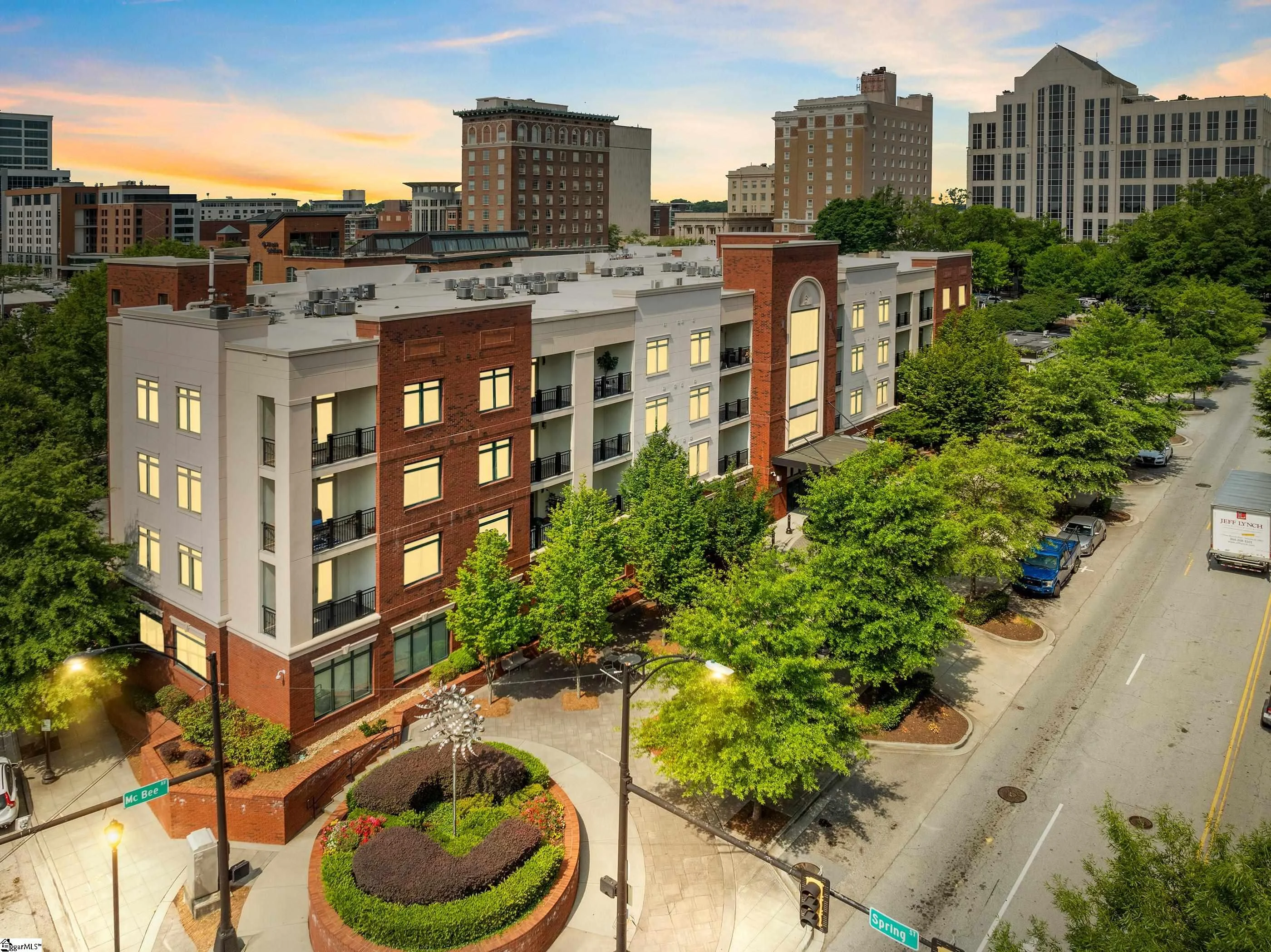 98 E Mcbee Avenue Unit Unit 406