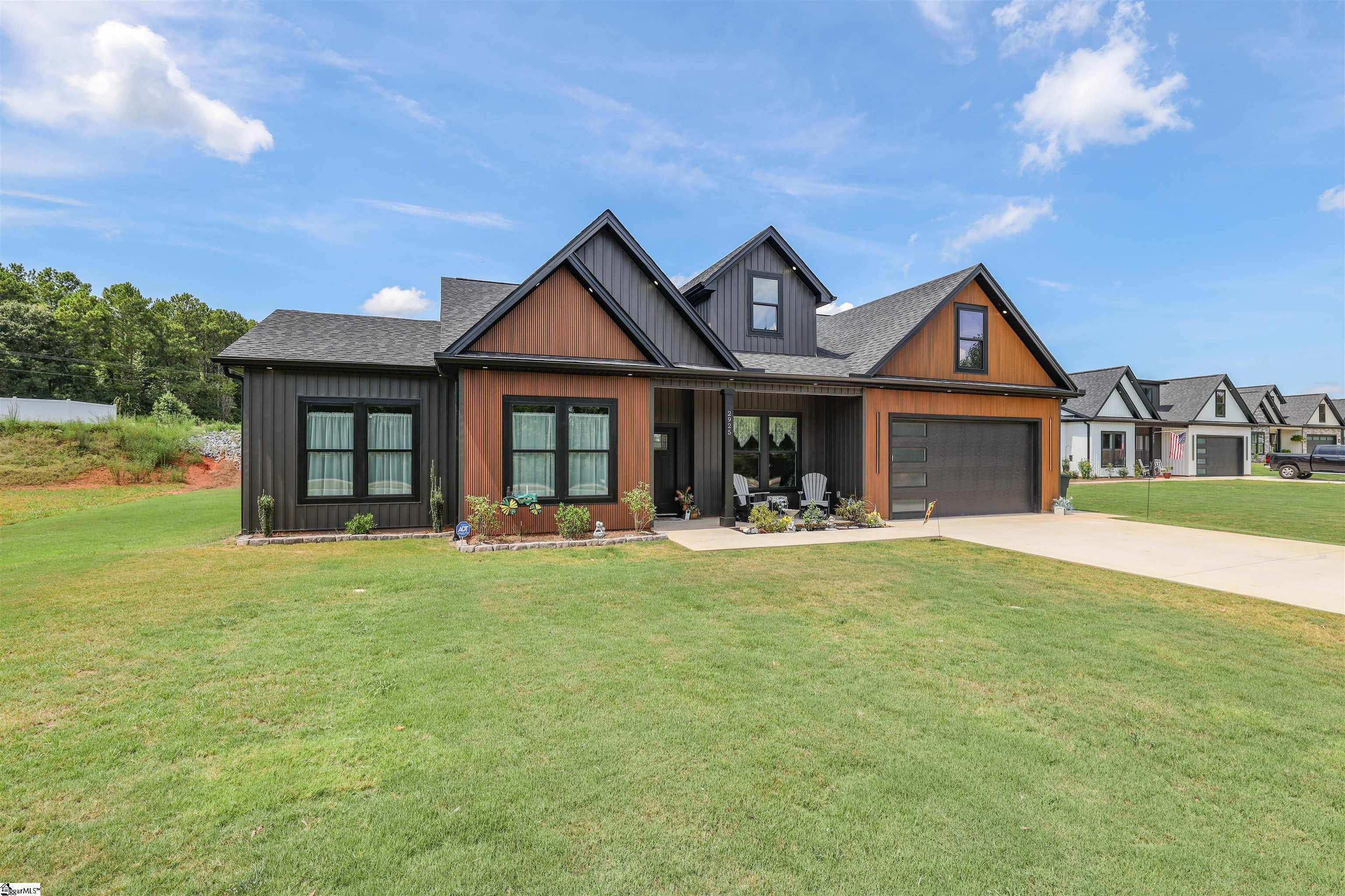2925 Old Greenville Highway