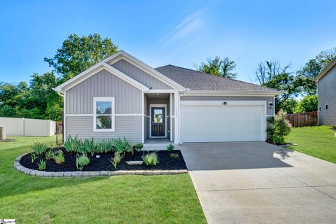 Photo of 135 Mainsail Way, Spartanburg, SC 29302 (MLS # 1589858)