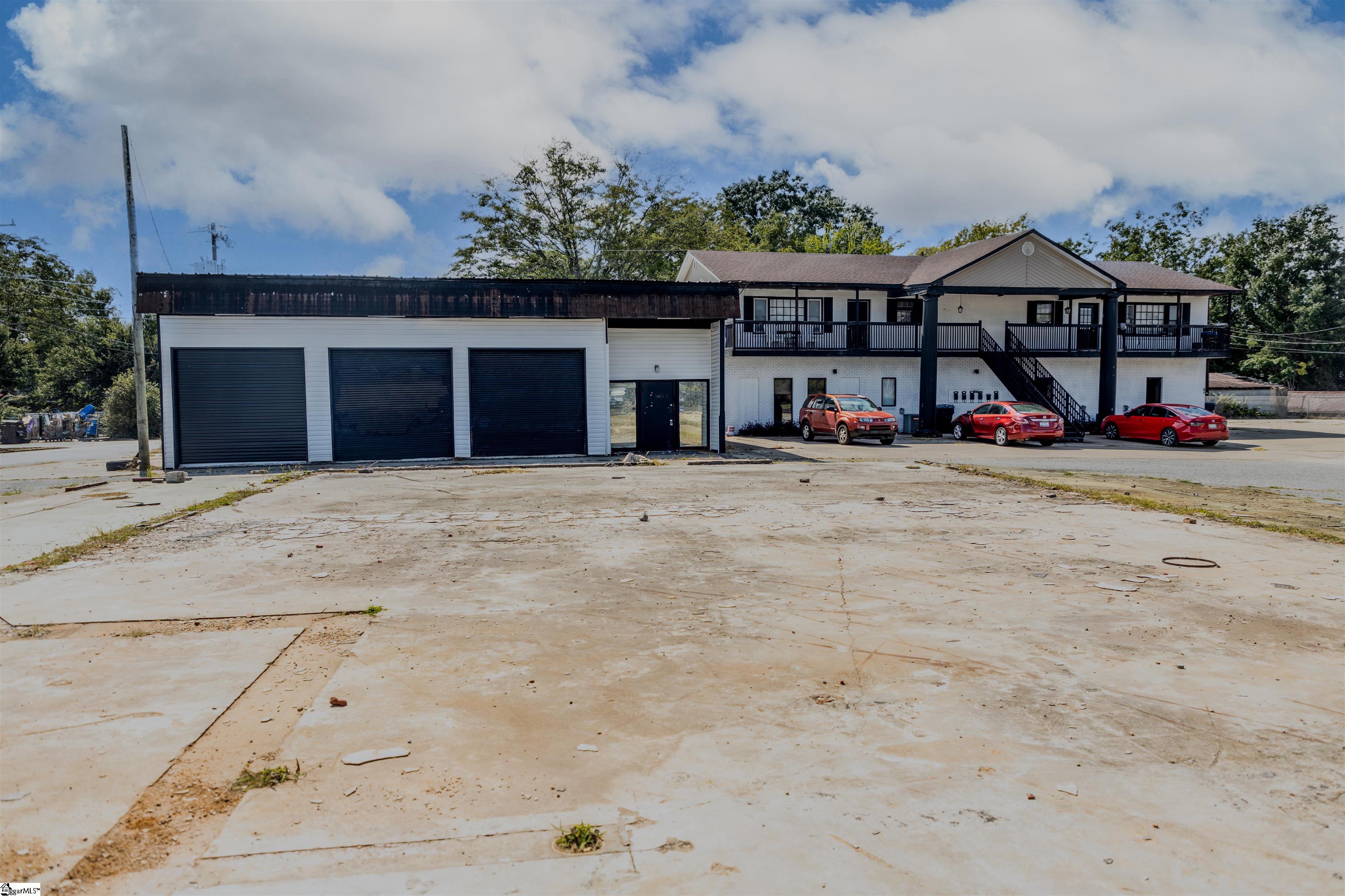 Photo 1 of 32 — 1603 N Main Street, Anderson, SC 29621