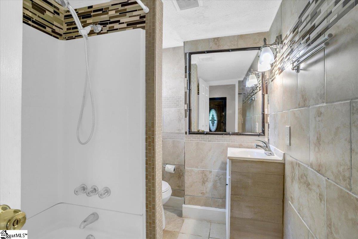 Simpsonville, South Carolina 29681, United States, 3 Bedrooms Bedrooms, ,3 BathroomsBathrooms,Residential,Active,174411