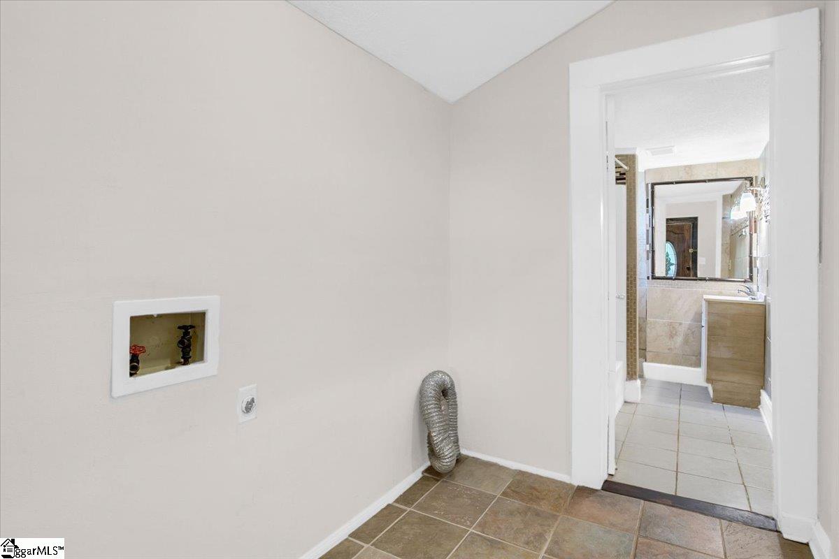 Simpsonville, South Carolina 29681, United States, 3 Bedrooms Bedrooms, ,3 BathroomsBathrooms,Residential,Active,174411