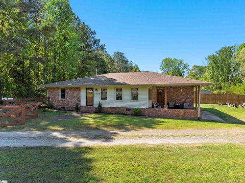 Photo of 2228 Cross Anchor Road, Woodruff, SC 29388 (MLS # 1590398)
