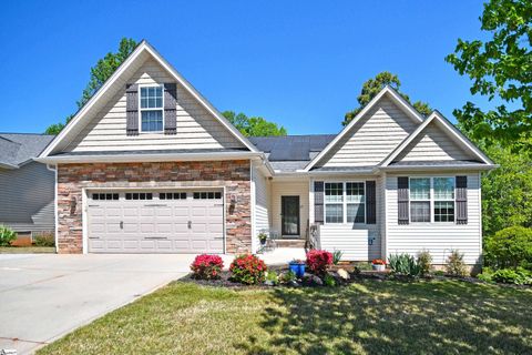 Photo of 605 Summitbluff Drive, Greenville, SC 29617 (MLS # 1588678)