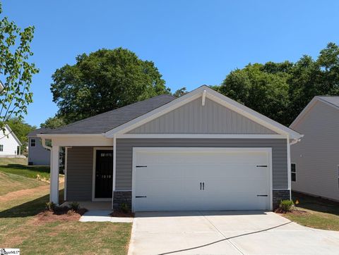 Photo of 1010 S Welcome Road, Greenville, SC 29611 (MLS # 1588887)