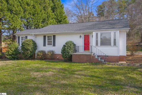 Photo of 605 S Mountain View Road, Greer, SC 29651 (MLS # 1584013)