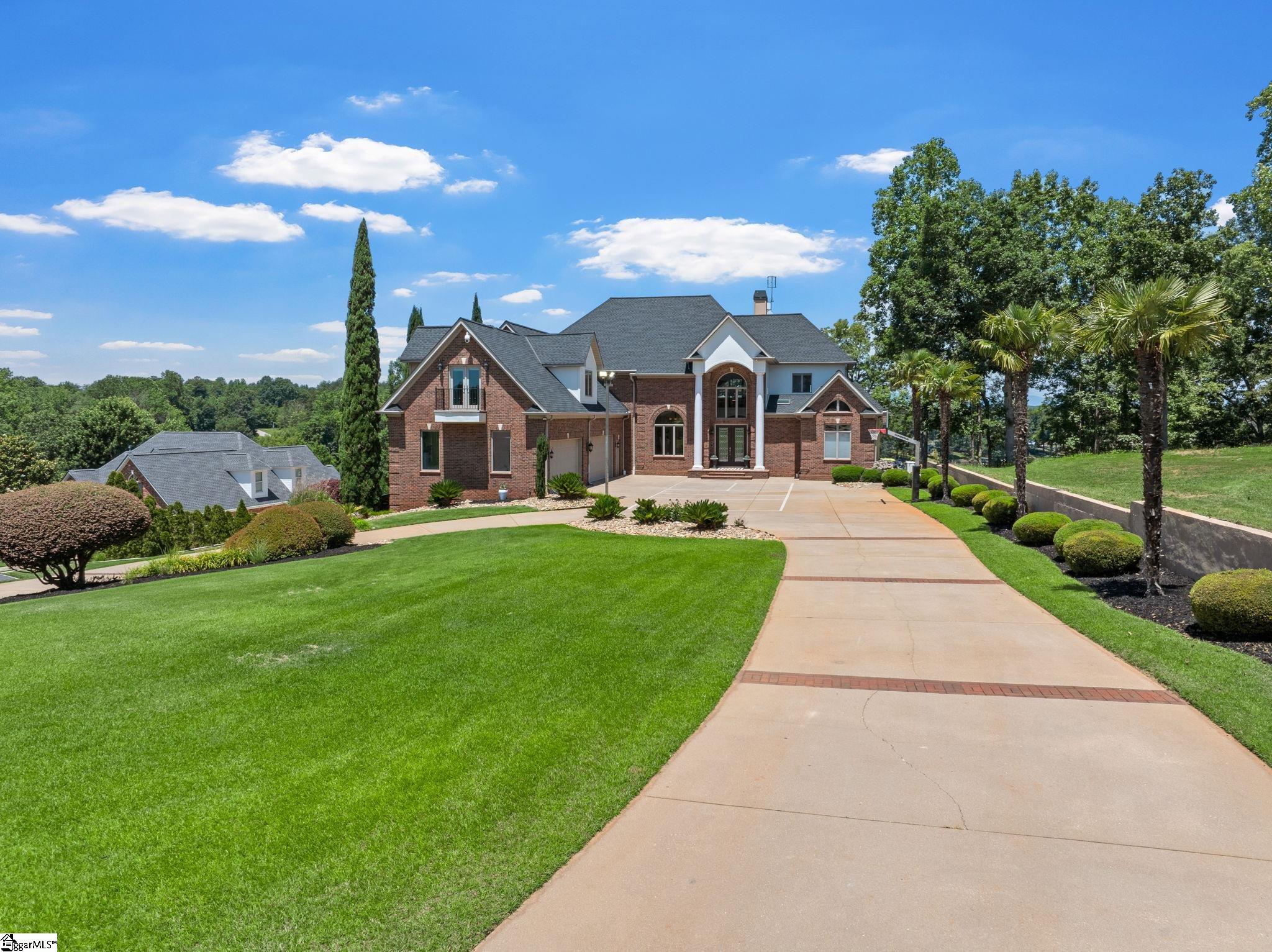 204 E Caledonia Court