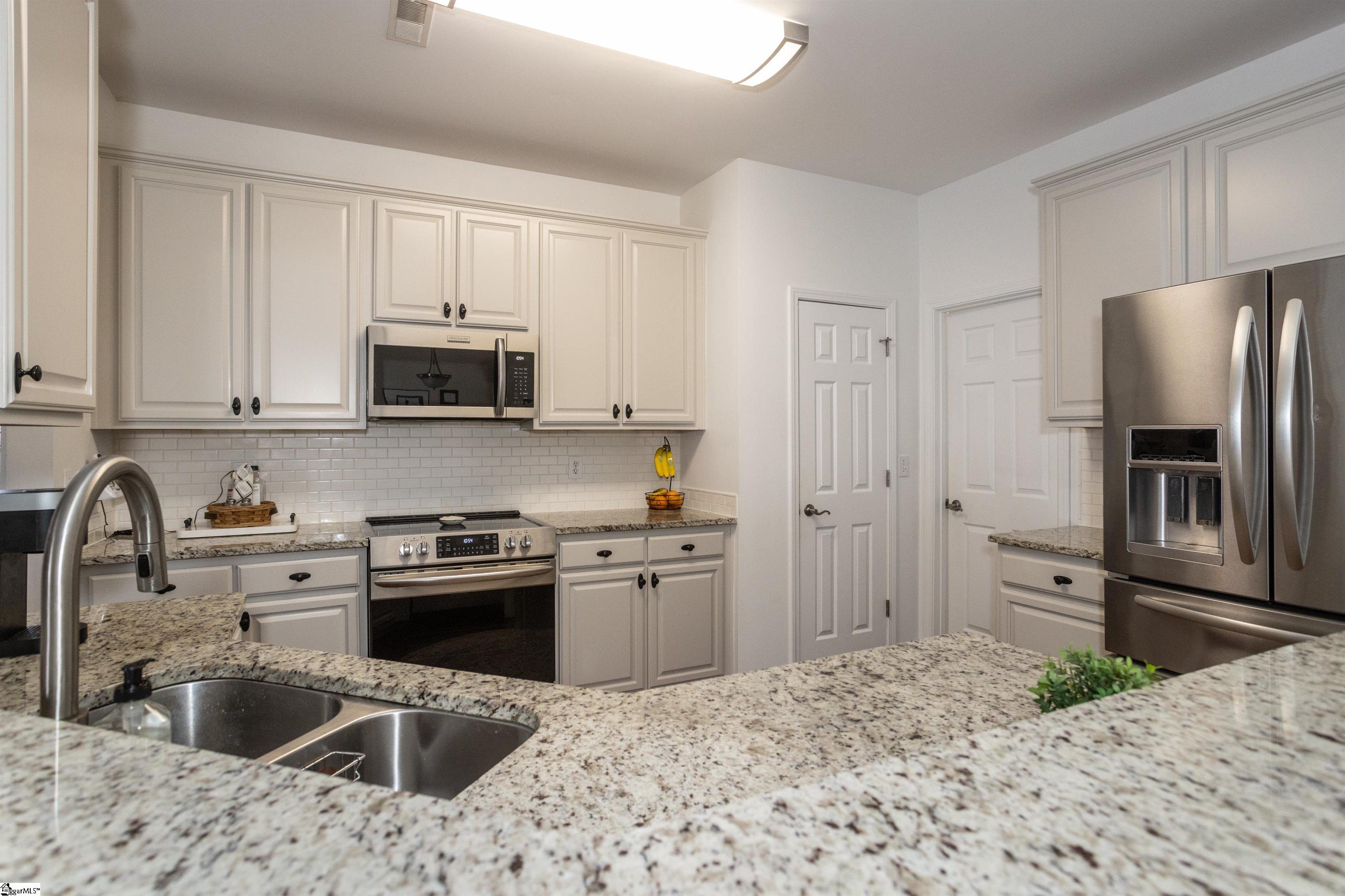 Simpsonville, South Carolina 29681, United States, 3 Bedrooms Bedrooms, ,3 BathroomsBathrooms,Residential,Pending,126027