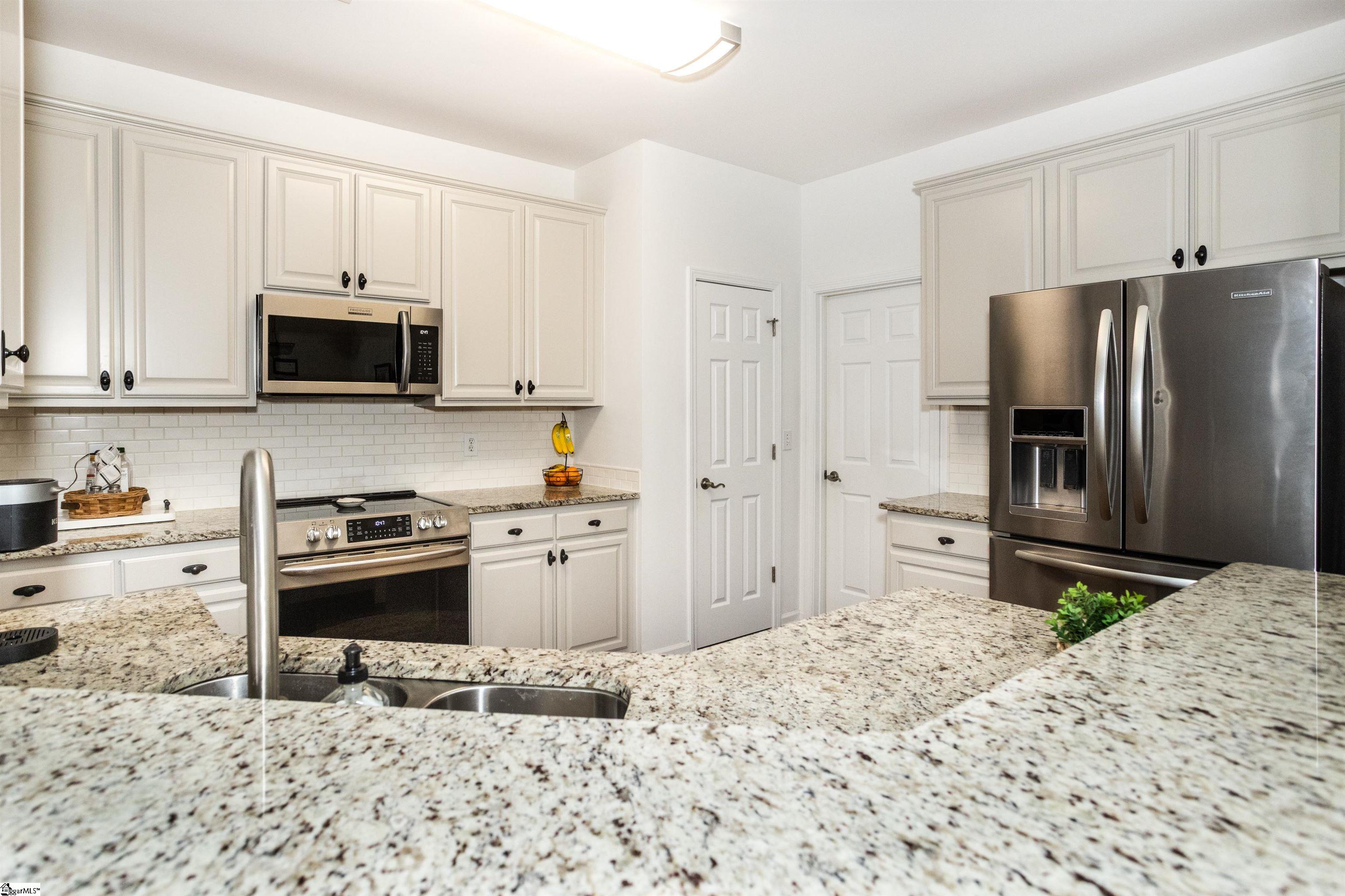 Simpsonville, South Carolina 29681, United States, 3 Bedrooms Bedrooms, ,3 BathroomsBathrooms,Residential,Pending,126027