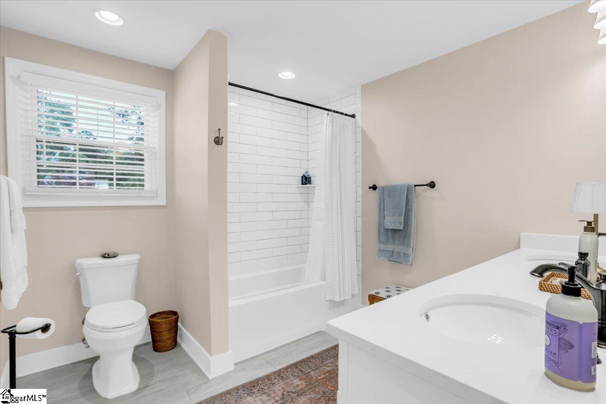 Greenville, South Carolina 29607, United States, 4 Bedrooms Bedrooms, ,2 BathroomsBathrooms,Residential,Active,158459