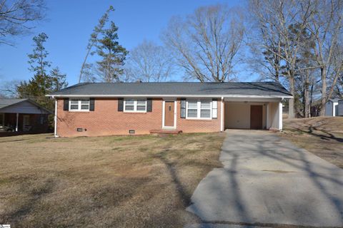 Photo of 106 Lawnview Court, Greenville, SC 29617 (MLS # 1581120)