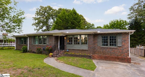 Photo of 1 Oakdale Drive, Greenville, SC 29617 (MLS # 1594558)