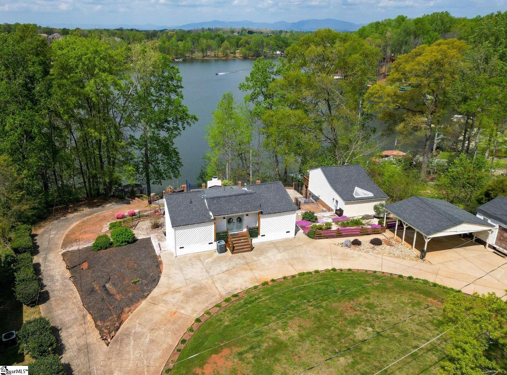 61 Fox Road