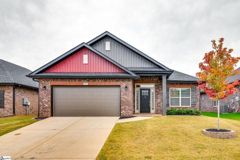 Photo of 26 Woodcroos Drive, Simpsonville, SC 29681 (MLS # 1606557)