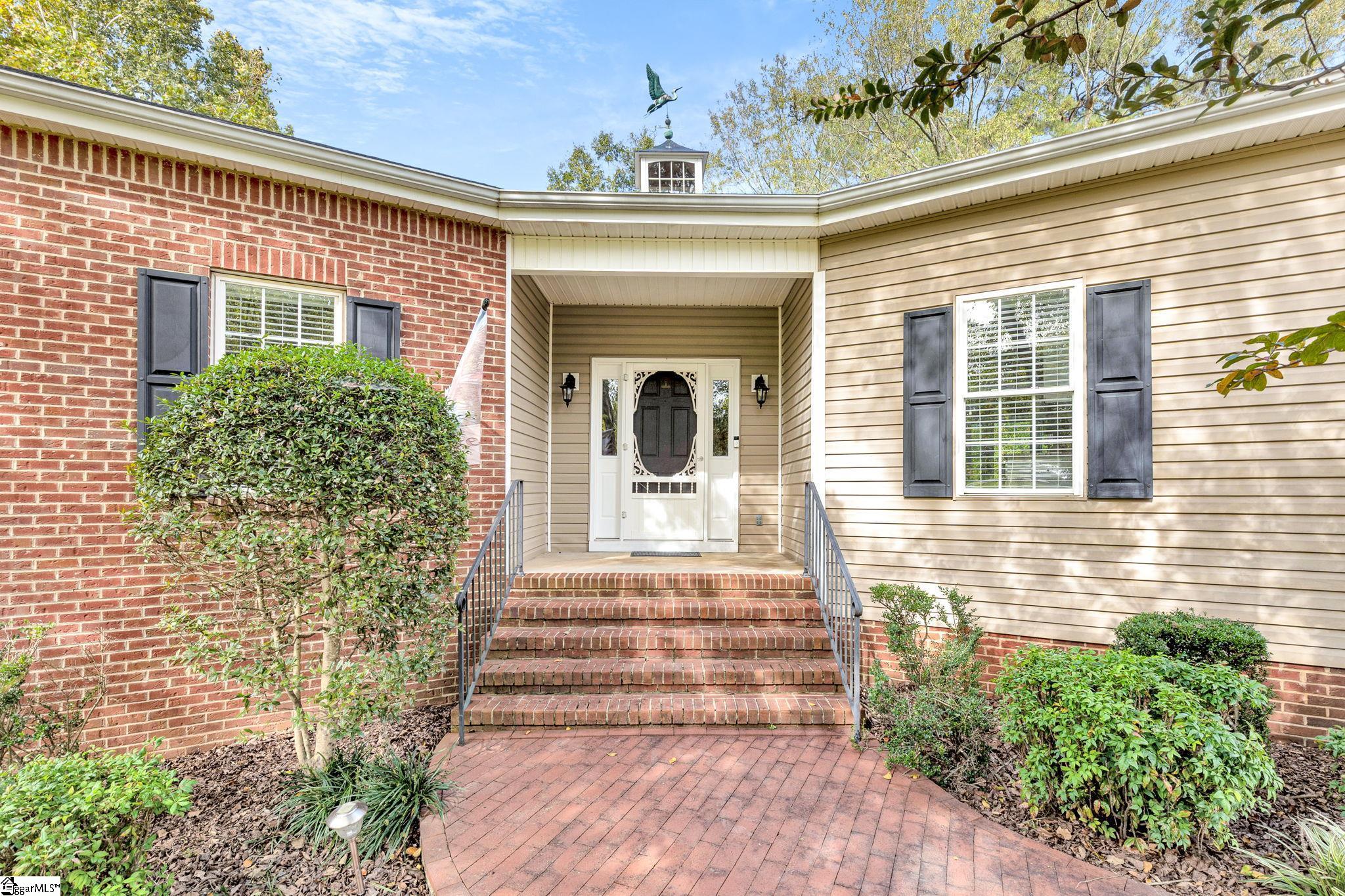 125 Lake Robinson Pointe