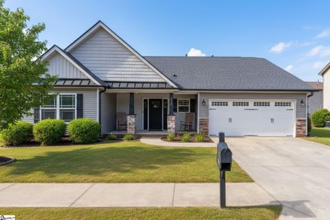 Photo of 332 Terilyn Court, Greenville, SC 29611 (MLS # 1586119)