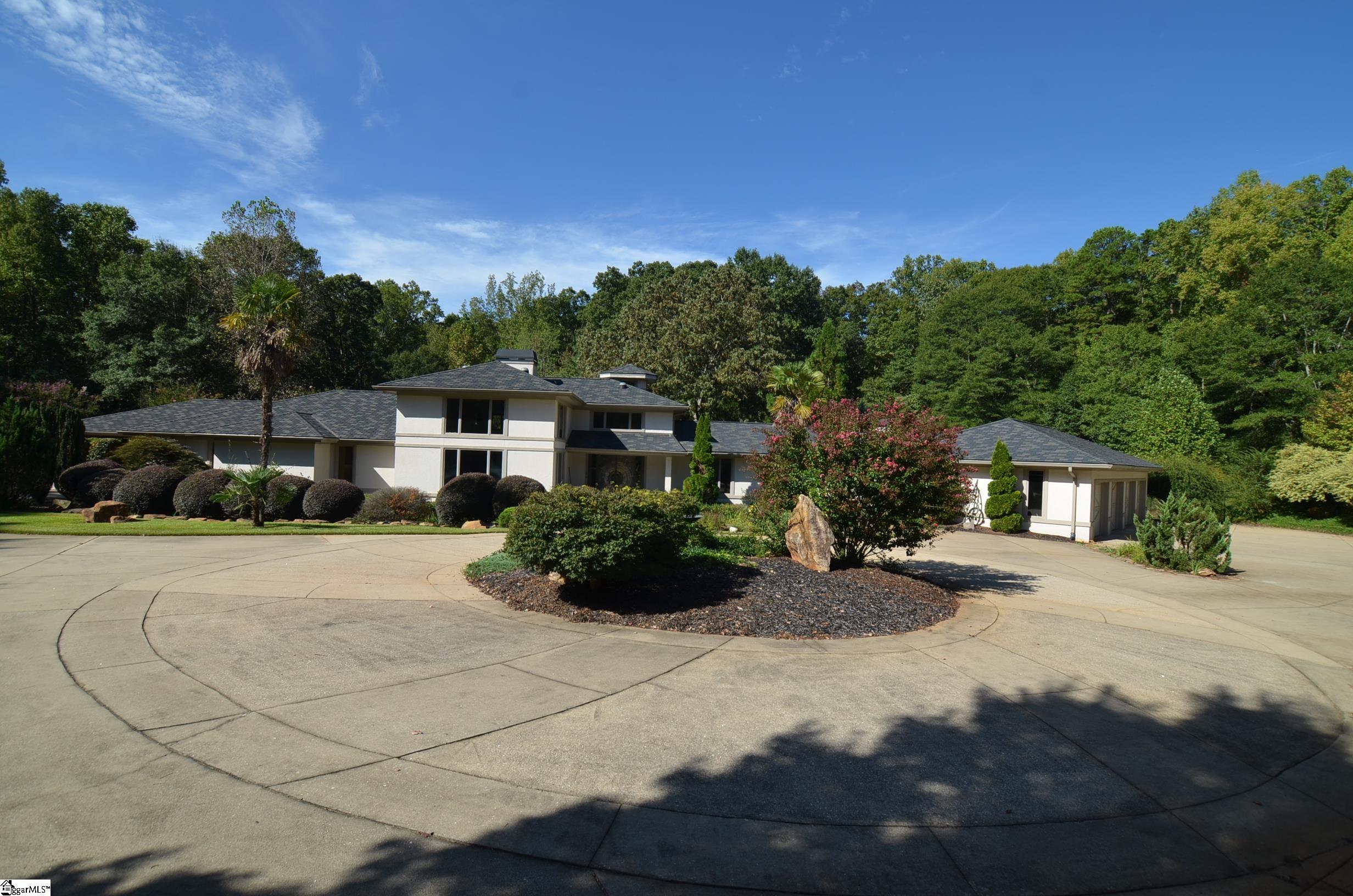 380 Montagu Drive