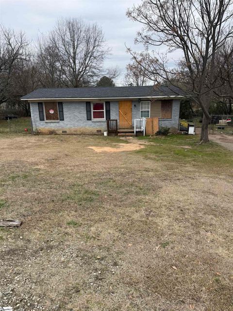 Photo of 10 Julian Bond Lane, Spartanburg, SC 29307 (MLS # 1581089)