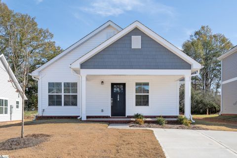 Photo of 208 Waltham Court, Greenville, SC 29617 (MLS # 1575386)