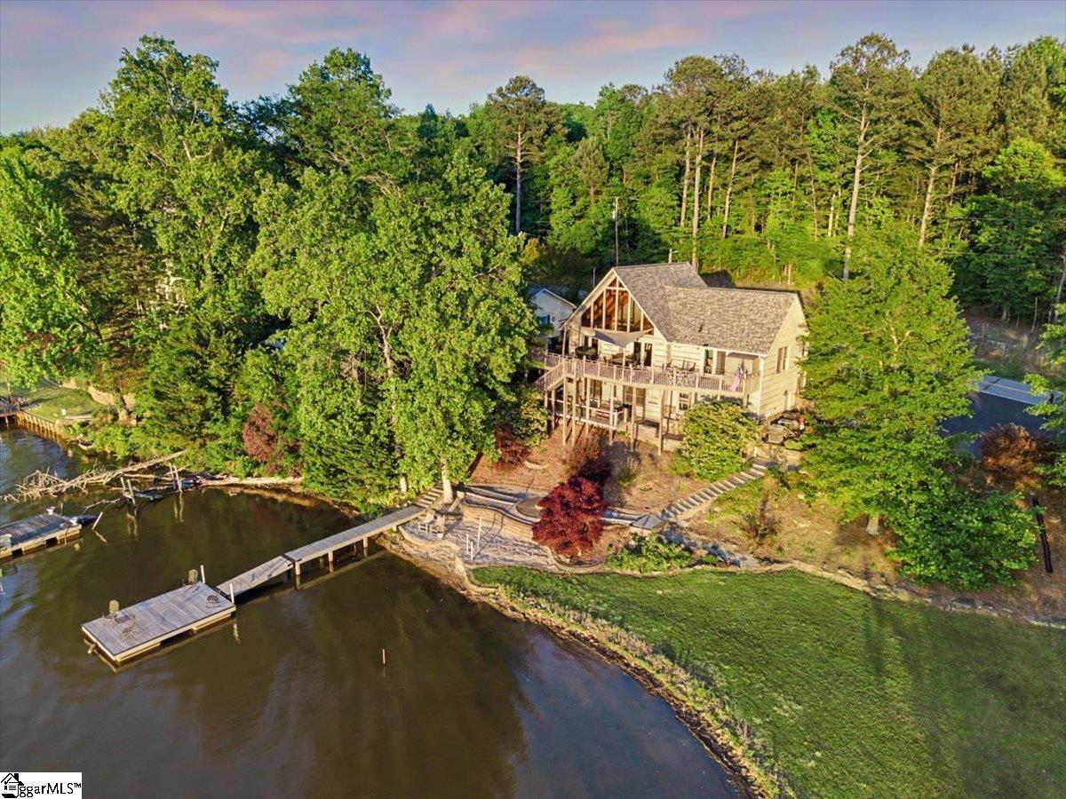 1113 Dickson Road