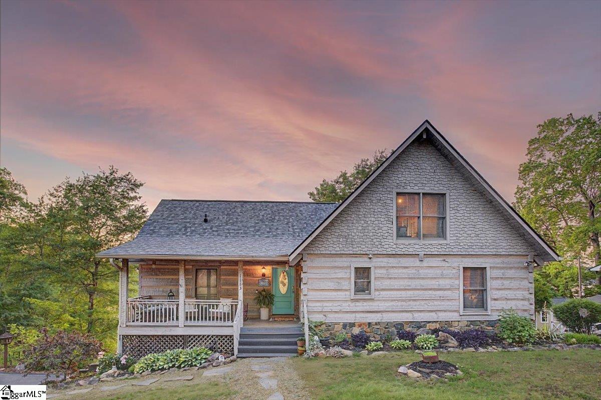 1113 Dickson Road