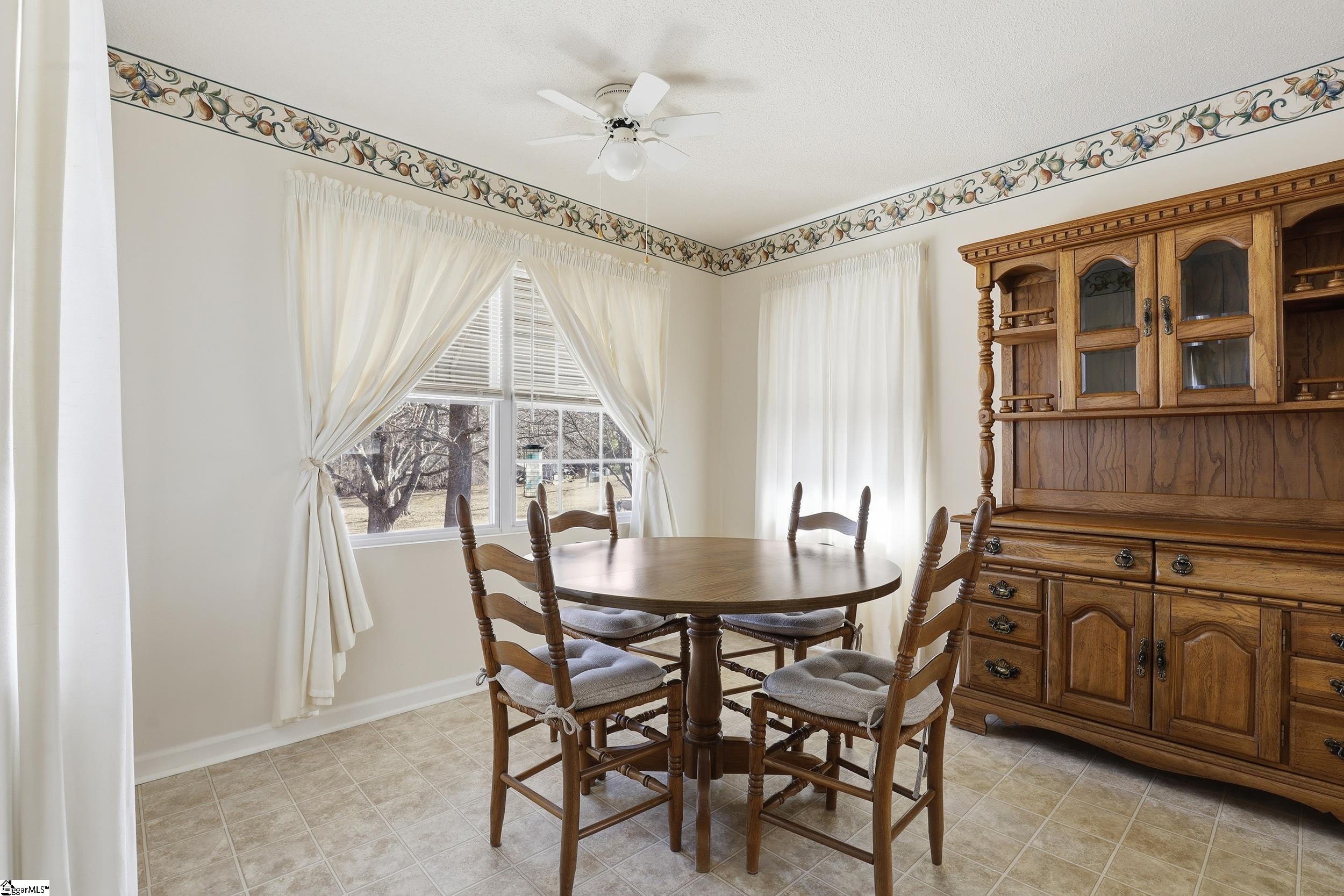 2519 S Blackstock Road