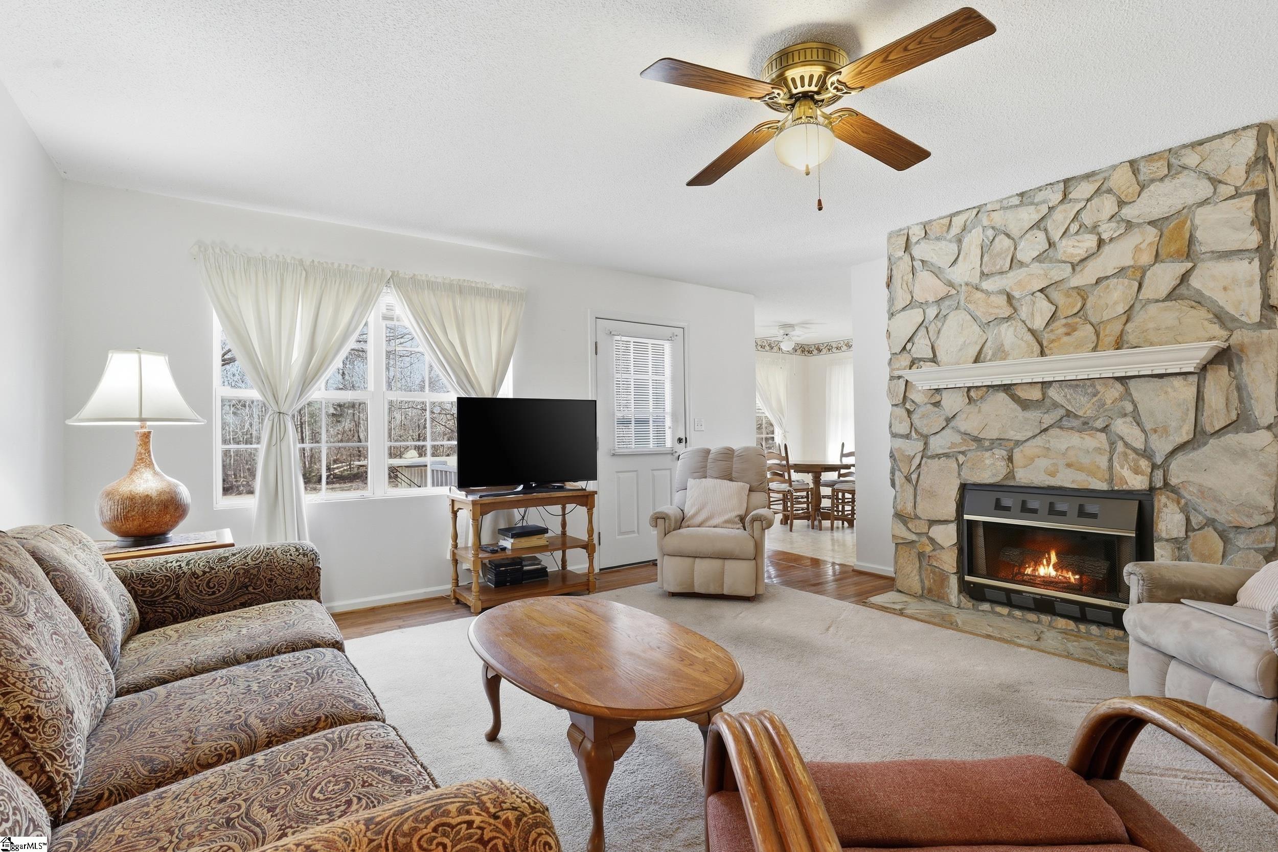 2519 S Blackstock Road