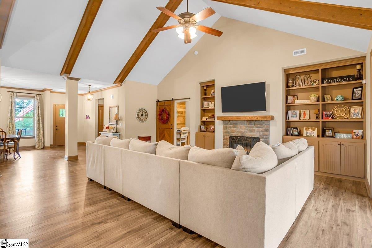 109 Sawbriar Court