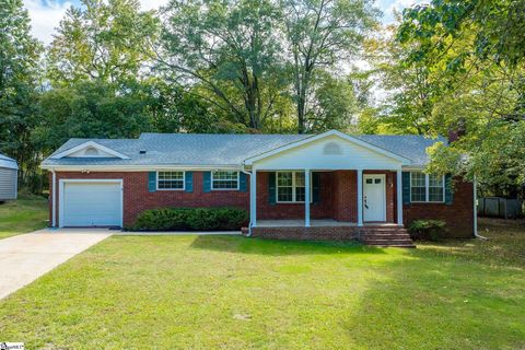 Photo of 102 Mcbee Avenue, Easley, SC 29640 (MLS # 1572016)