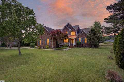 Photo of 24 Laurelcrest Lane, Travelers Rest, SC 29690 (MLS # 1592247)