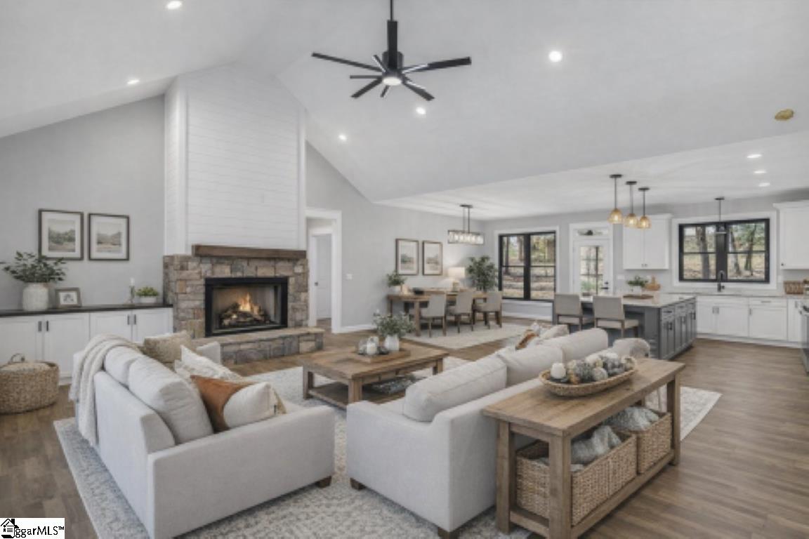 107 Bentwood Lane