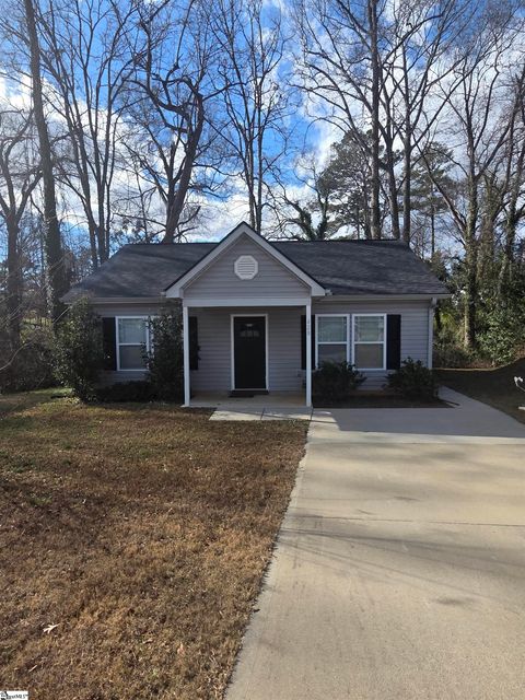 Photo of 428 Blairwood Court, Spartanburg, SC 29303 (MLS # 1578891)