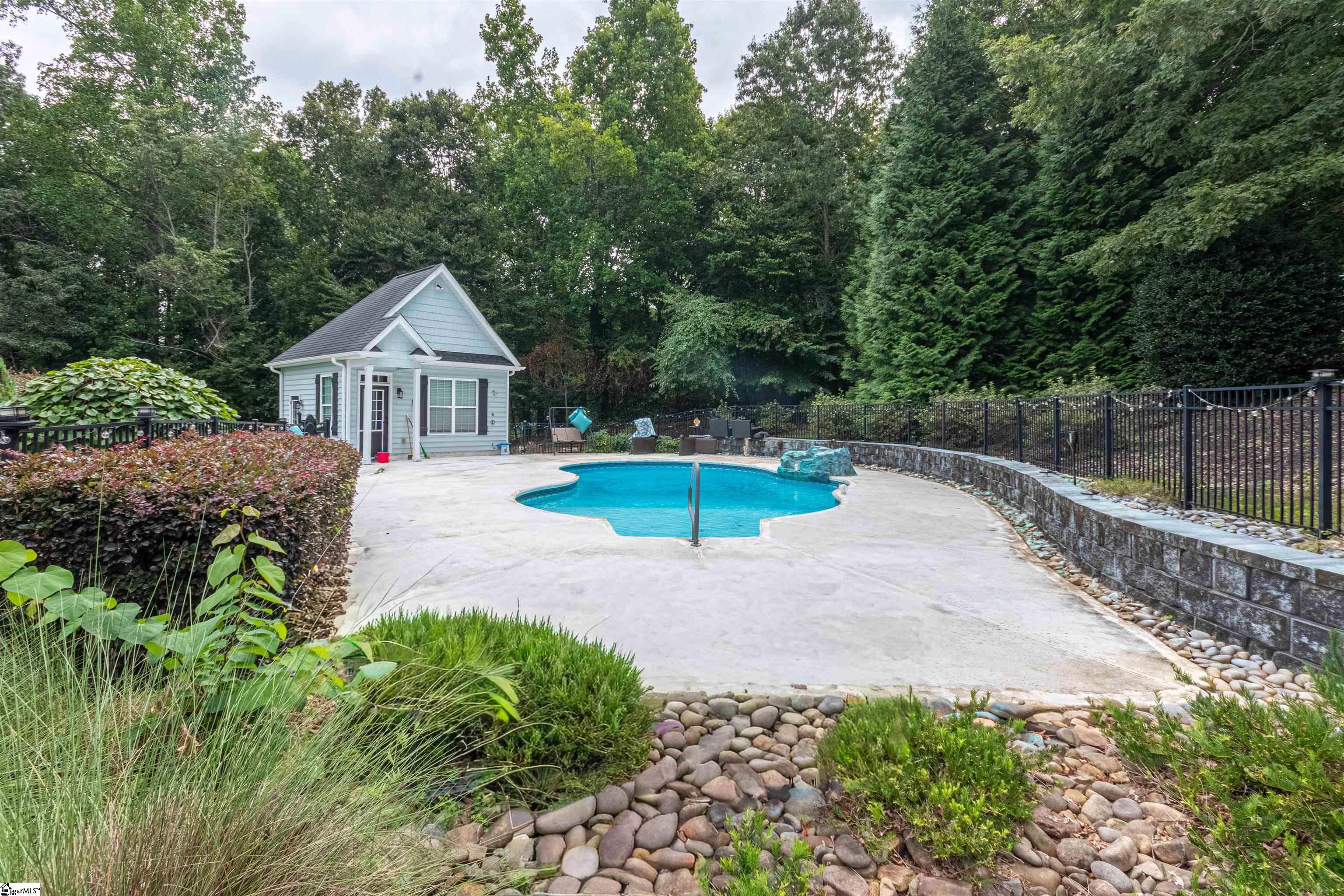 Greer, South Carolina 29651, United States, 4 Bedrooms Bedrooms, ,3 BathroomsBathrooms,Residential,Active,197942