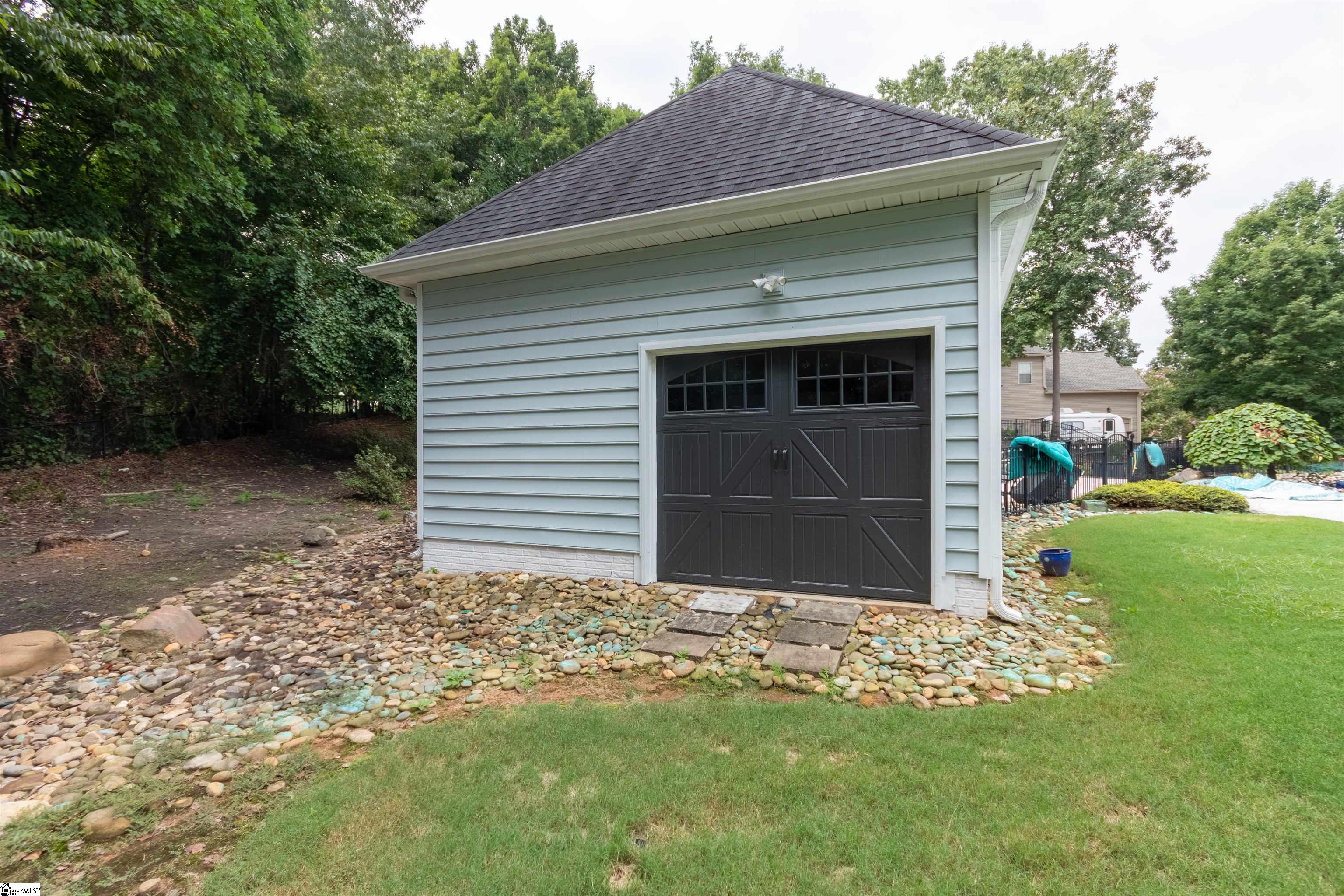 Greer, South Carolina 29651, United States, 4 Bedrooms Bedrooms, ,3 BathroomsBathrooms,Residential,Active,197942