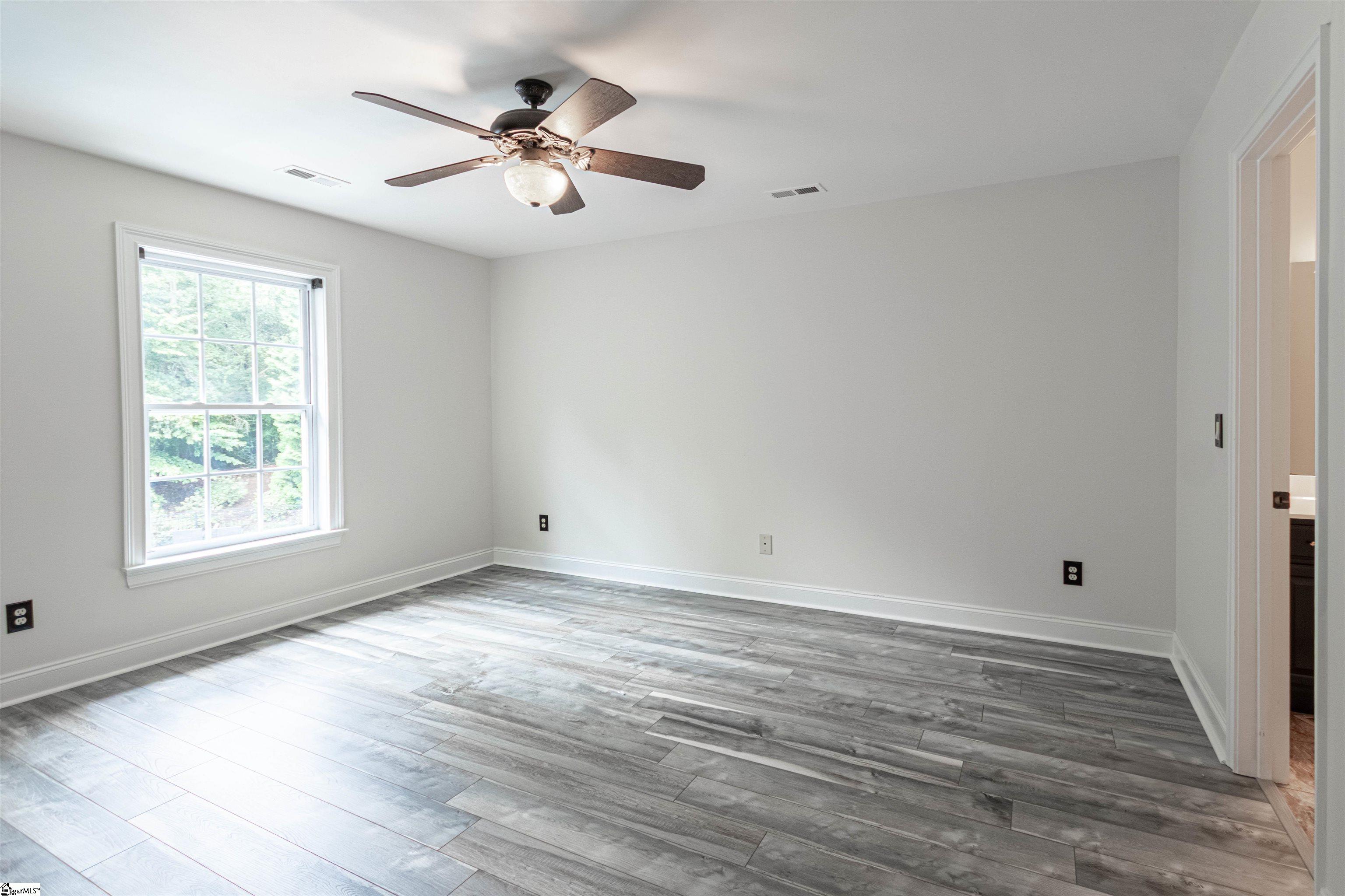 Greer, South Carolina 29651, United States, 4 Bedrooms Bedrooms, ,3 BathroomsBathrooms,Residential,Active,197942