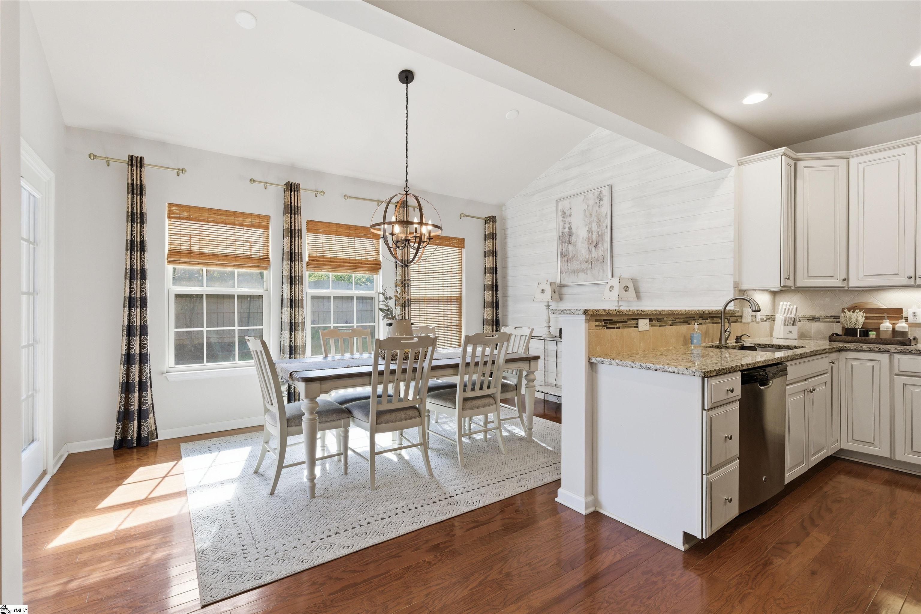 463 Shoreline Boulevard