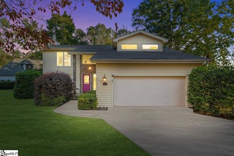Photo of 101 Pebble Stone Lane, Taylors, SC 29687 (MLS # 1572270)