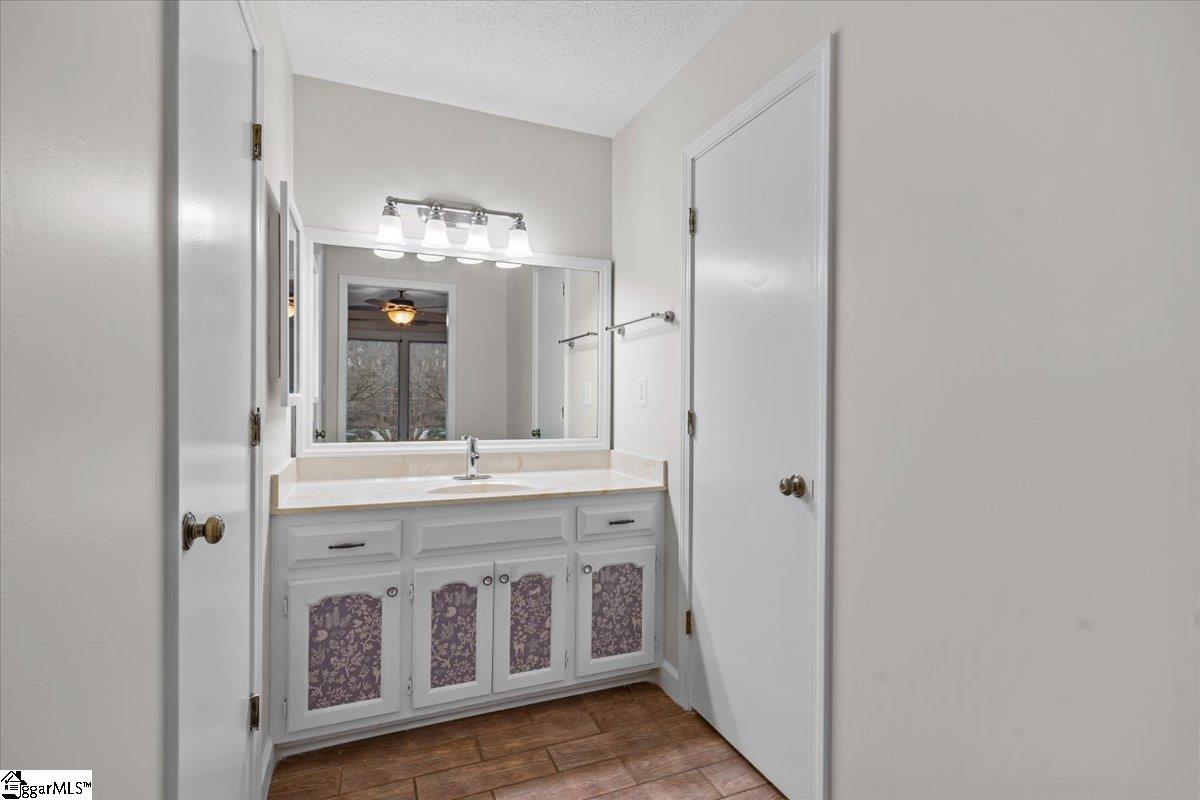 Taylors, South Carolina 29687, United States, 4 Bedrooms Bedrooms, ,3 BathroomsBathrooms,Residential,Active,229172