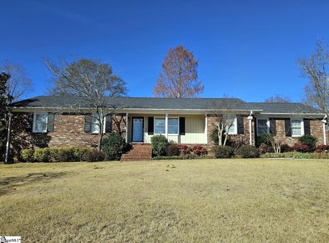 Photo of 14 Fernwood Drive, Taylors, SC 29687 (MLS # 1575991)
