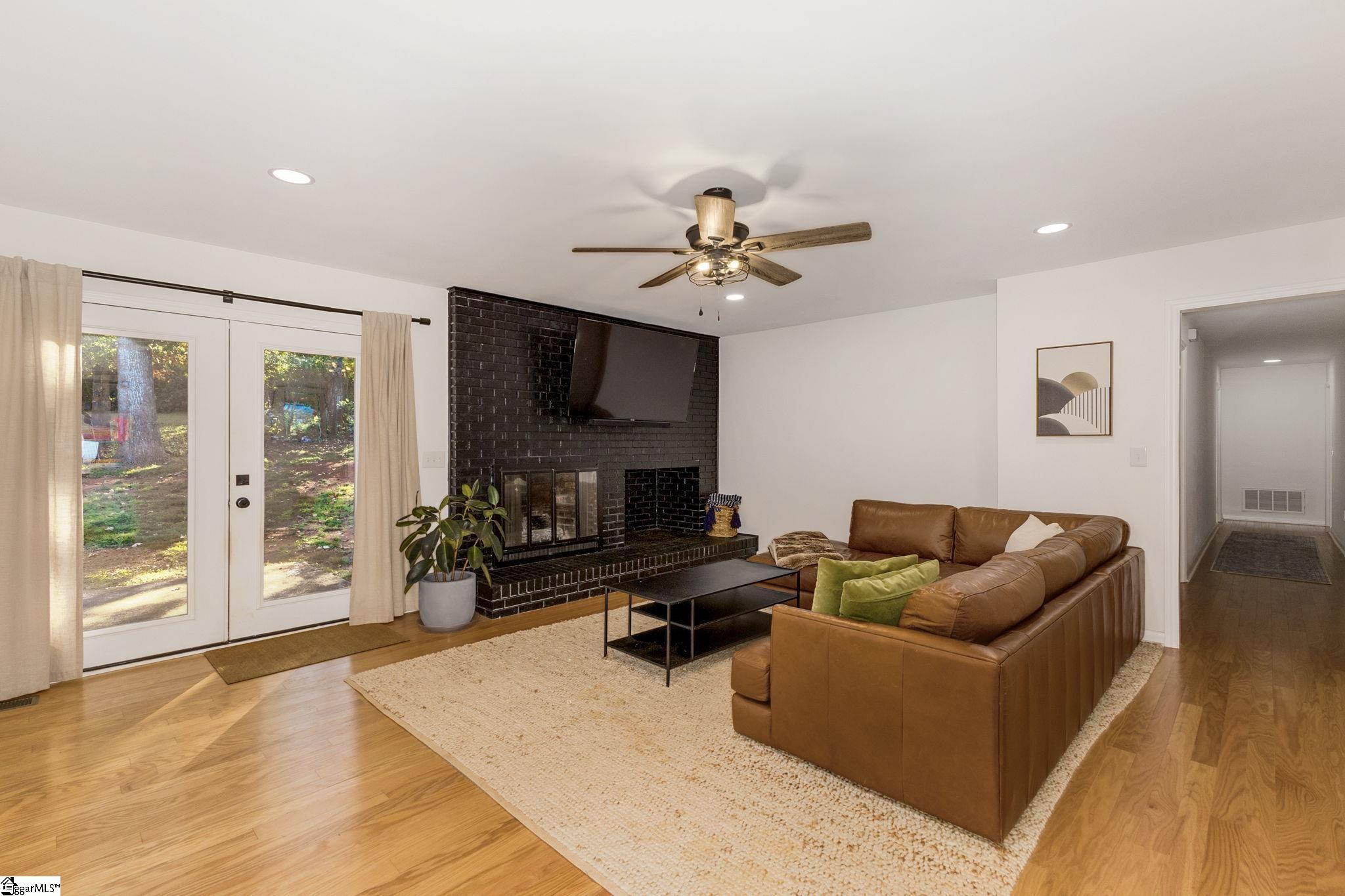 Travelers Rest, South Carolina 29690, United States, 4 Bedrooms Bedrooms, ,3 BathroomsBathrooms,Residential,Active,129628