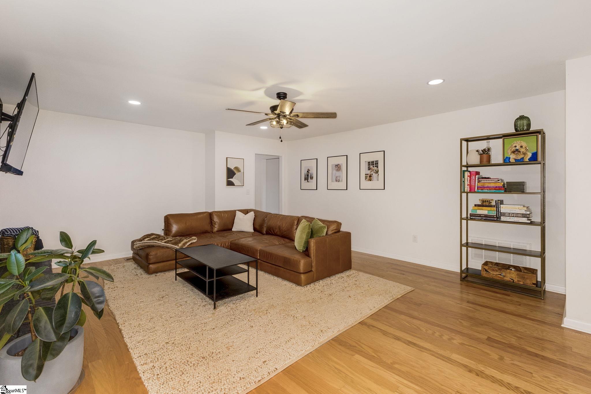 Travelers Rest, South Carolina 29690, United States, 4 Bedrooms Bedrooms, ,3 BathroomsBathrooms,Residential,Active,129628