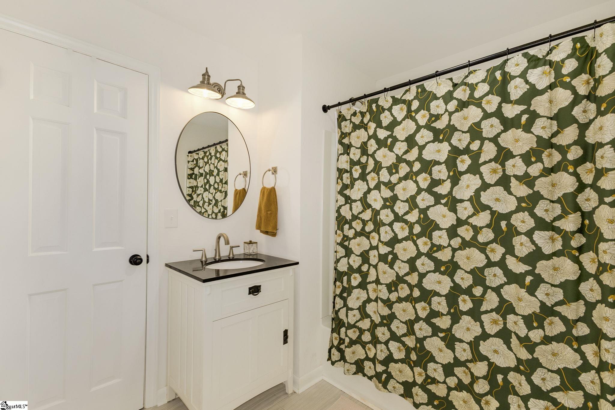 Travelers Rest, South Carolina 29690, United States, 4 Bedrooms Bedrooms, ,3 BathroomsBathrooms,Residential,Active,129628