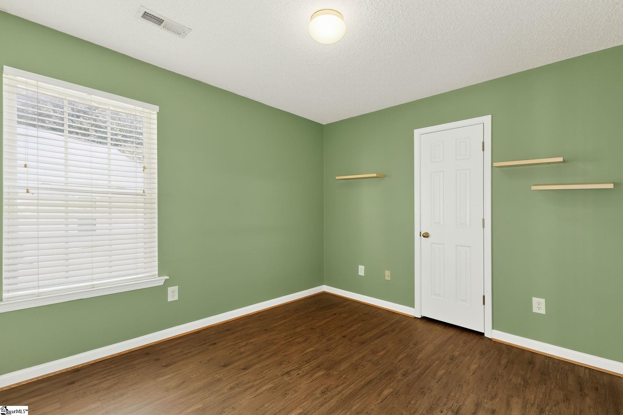 Greenville, South Carolina 29617, United States, 3 Bedrooms Bedrooms, ,2 BathroomsBathrooms,Residential,Contingent,194756